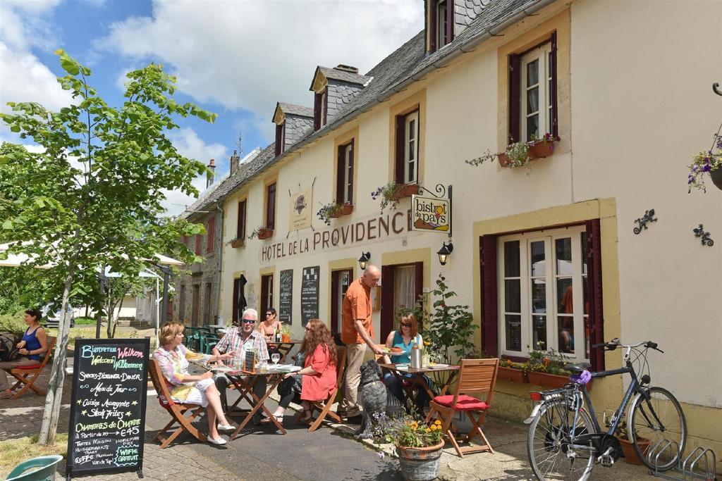 Auberge De La Providence Saint-Donat Exteriör bild