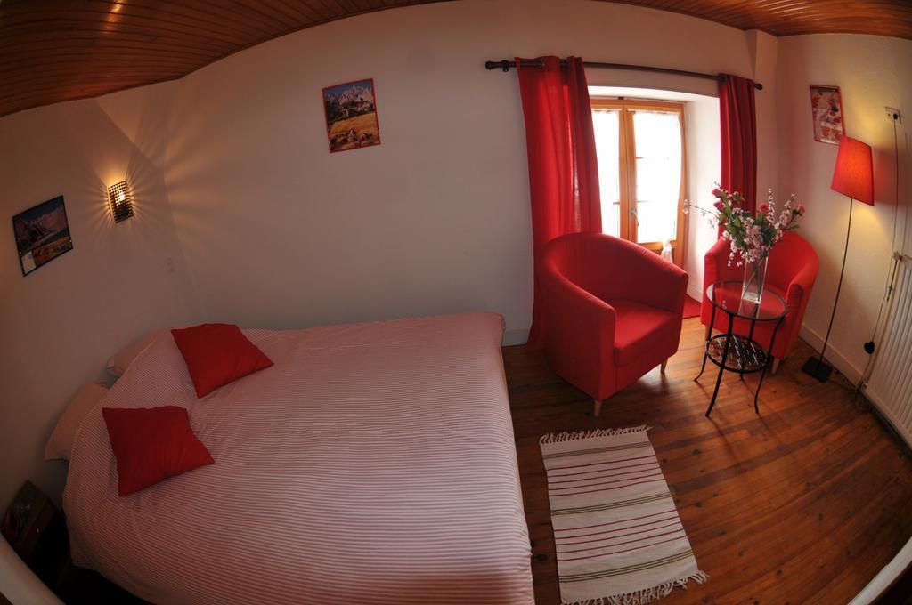 Auberge De La Providence Saint-Donat Exteriör bild