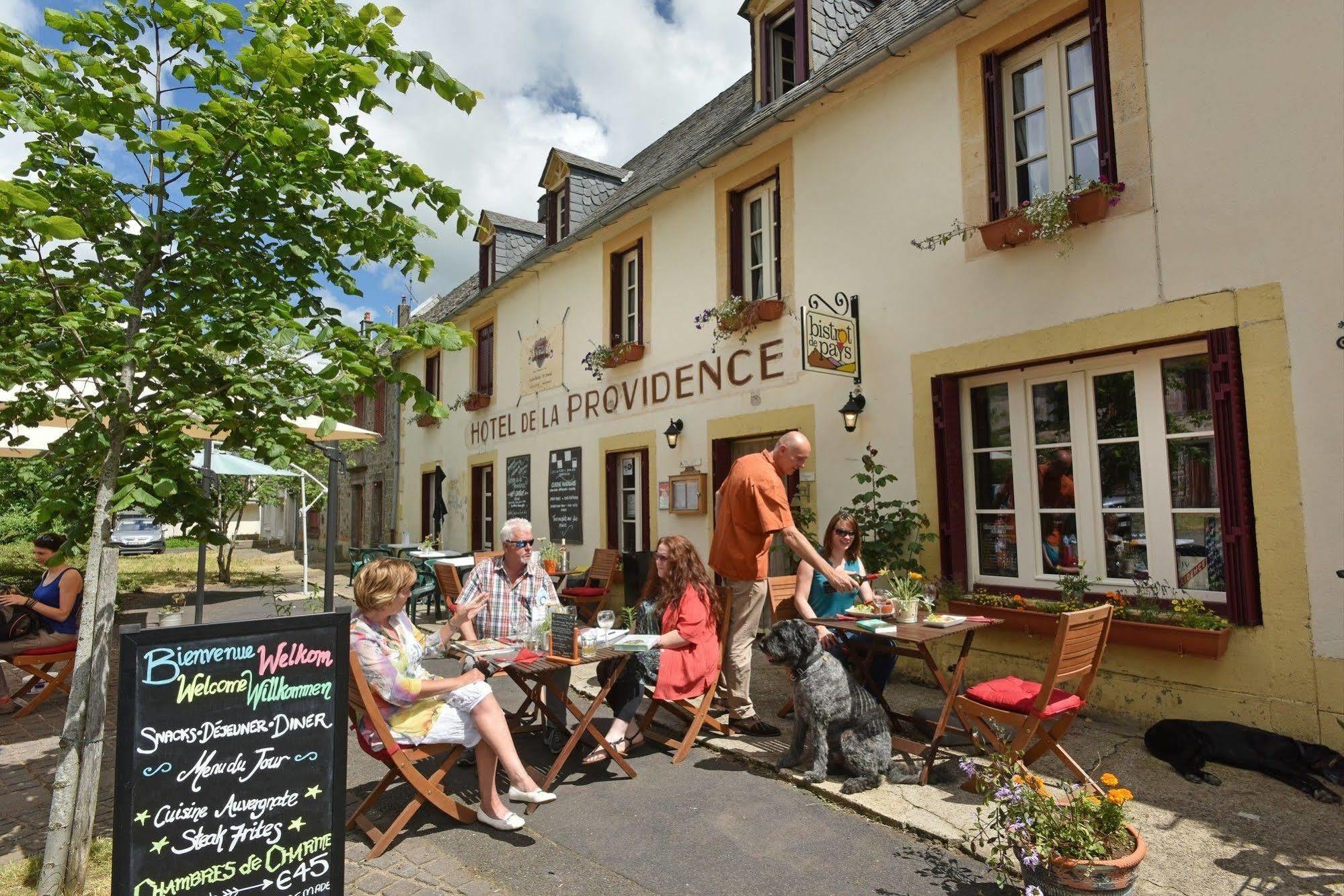 Auberge De La Providence Saint-Donat Exteriör bild